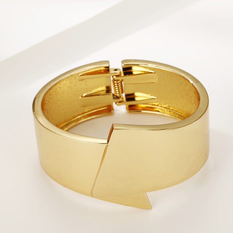 Elegant Gold Rose Gold Bracelet from the Vienna Verve Collection