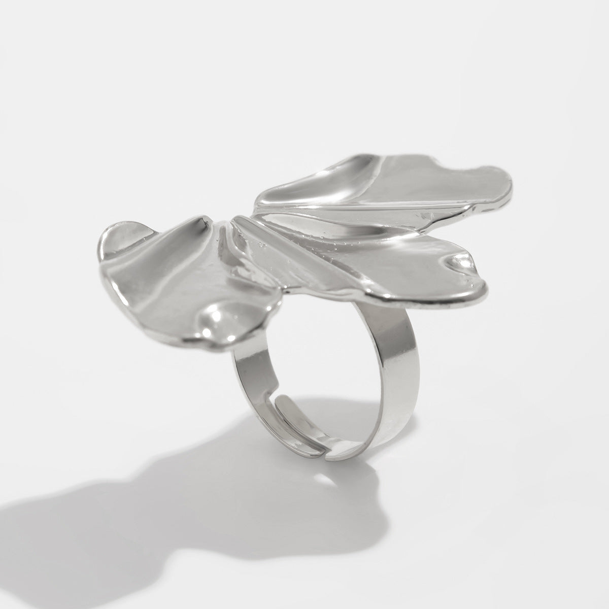 Planderful Vienna Verve Ring – Elegant Hollow Flower Design