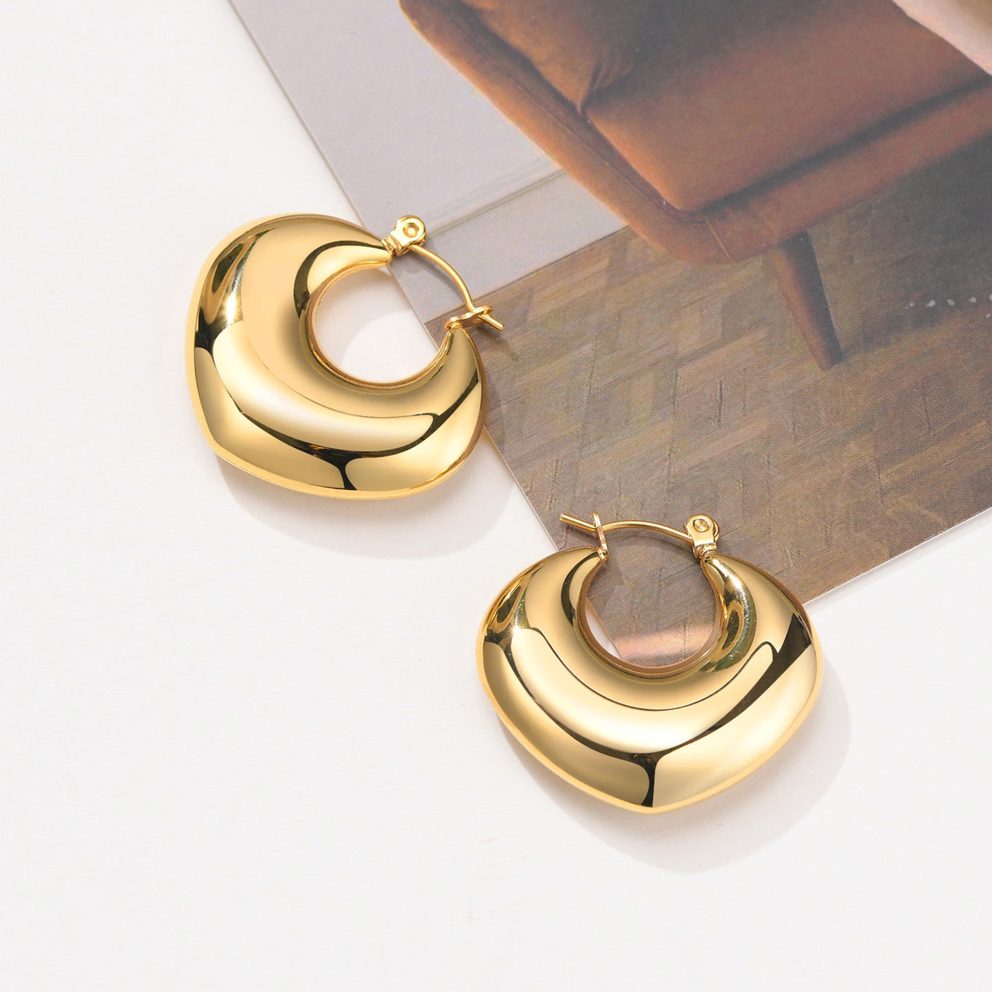 Stainless Steel Women's French Fashion Hollow Peach Heart Earrings