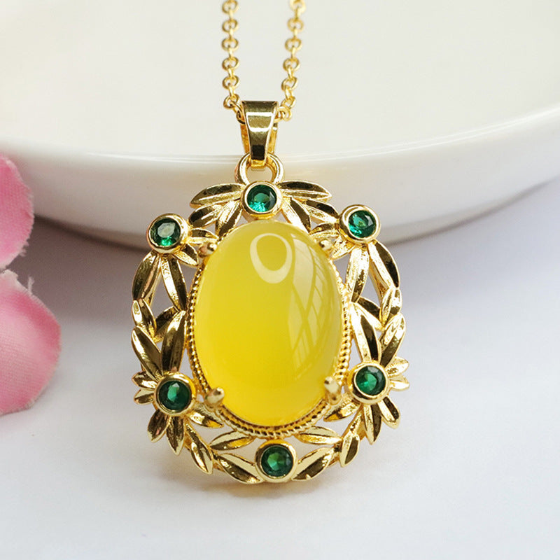 Natural Chalcedony Oval Red Agate Vintage Wreath Pendant