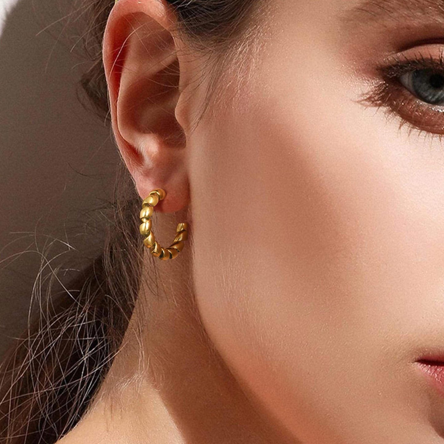 Stainless Steel European and American Fashion Women's Gold Earrings