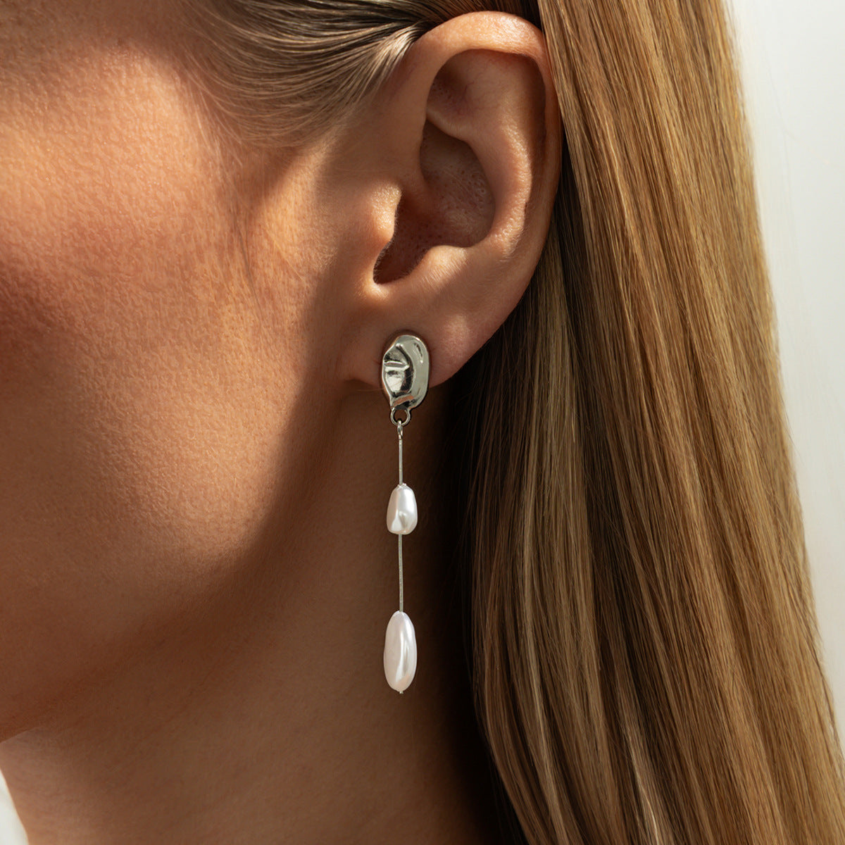 Planderful Pearl Geometric Pendant Earrings For Women Verve