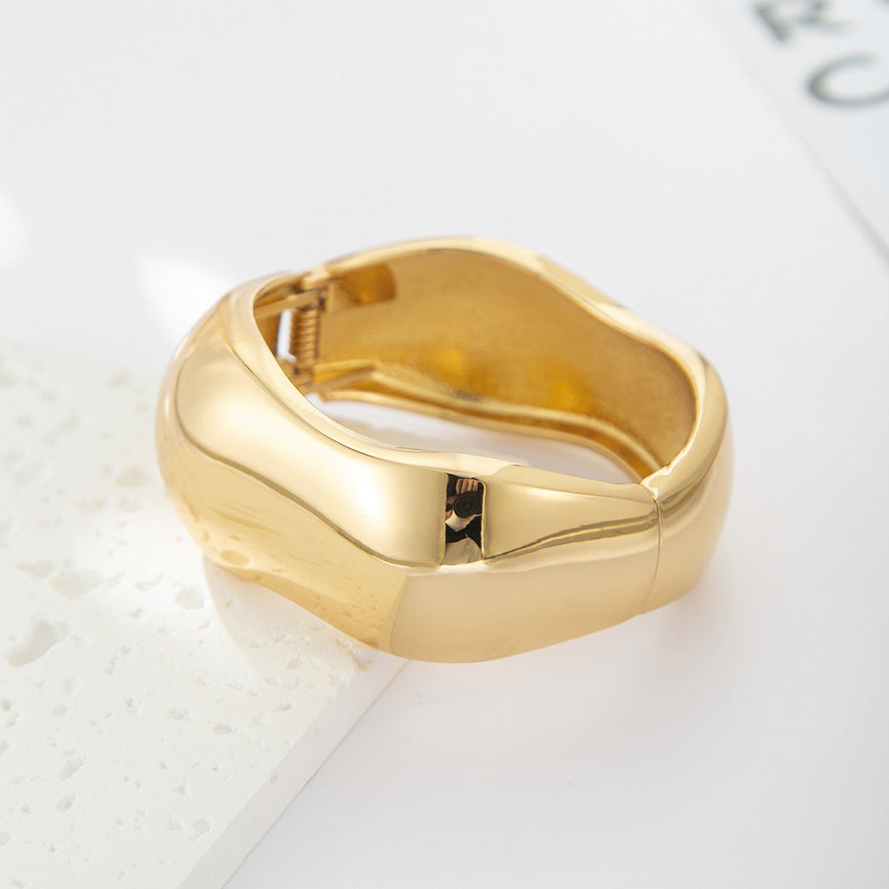 Cross-border Chic Gold Bracelet: Vienna Verve Fashion Statement Piece