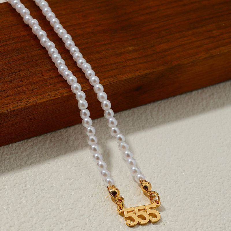 Elegant Pearl Pendant Necklace with Luxurious Design