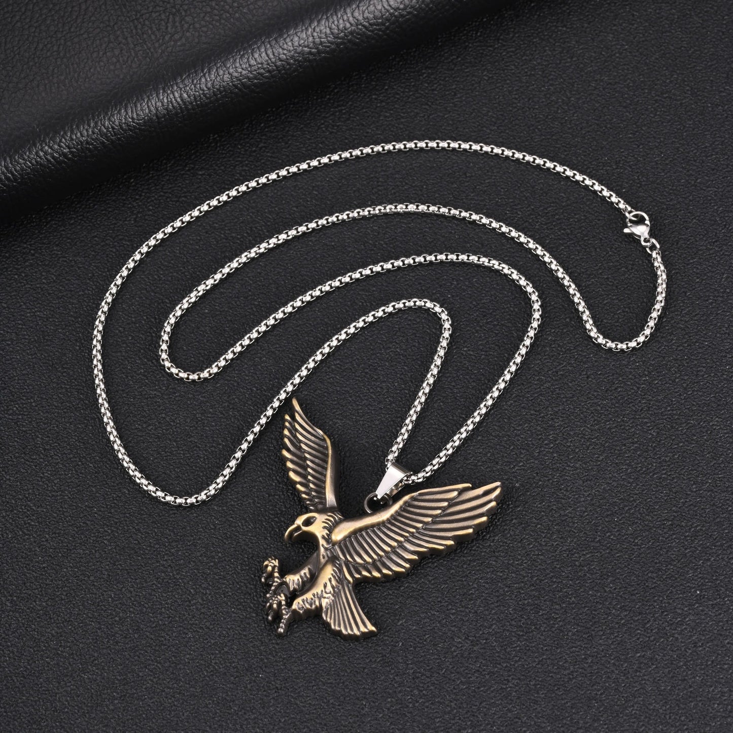 Alloy Eagle Pendant Sweater Chain Hip Hop Pendant Necklace