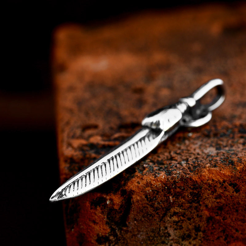 Retro European and American Titanium Steel Takahashi Feather Pendant - Stylish and Dominant Jewelry for Men