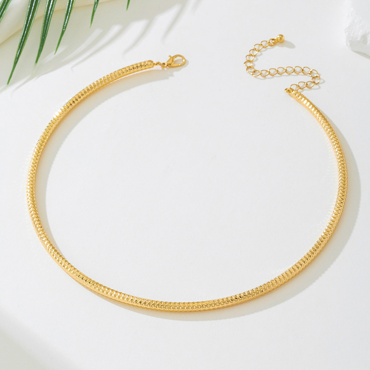 Planderful Vienna Verve Necklace – Fashionable Minimalist Metal Design