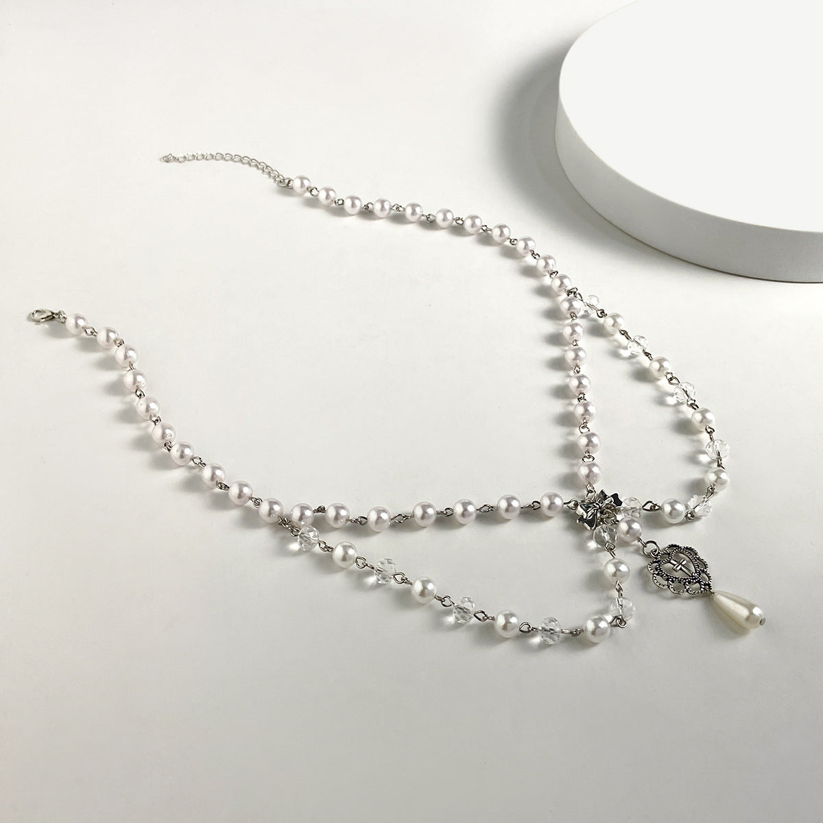 Planderful Vienna Verve Necklace – Elegant Imitation Pearl Design