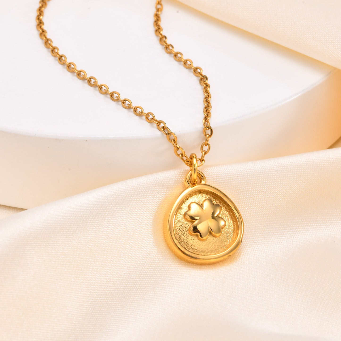 Stainless Steel Flat Cross Chain – Four-Leaf Gold-Plated Necklace – Collarbone Chain