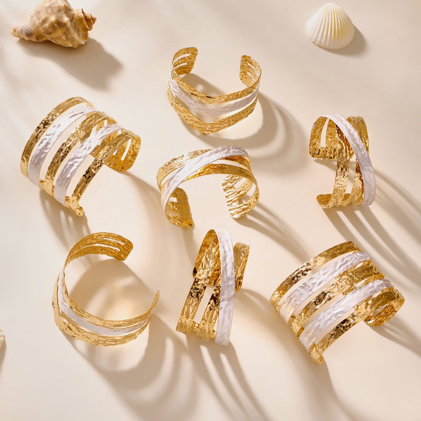 Planderful Minimalist Opening Bracelet 18K Gold Unisex Style