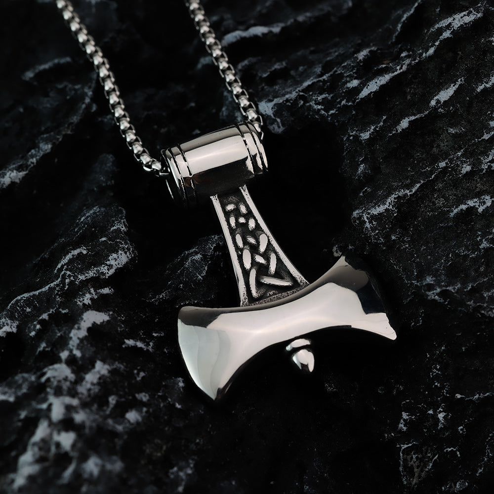 Retro Stainless Steel Men's Pendant Glossy Quake Necklace