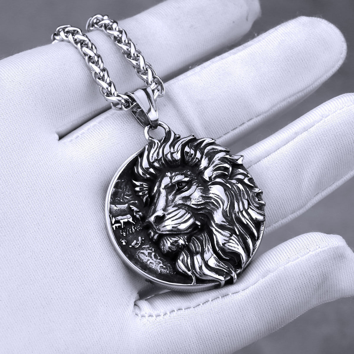 Planderful Lion Pendant Titanium Steel Necklace Unisex Durable Fashion Accessory Everyday Genie
