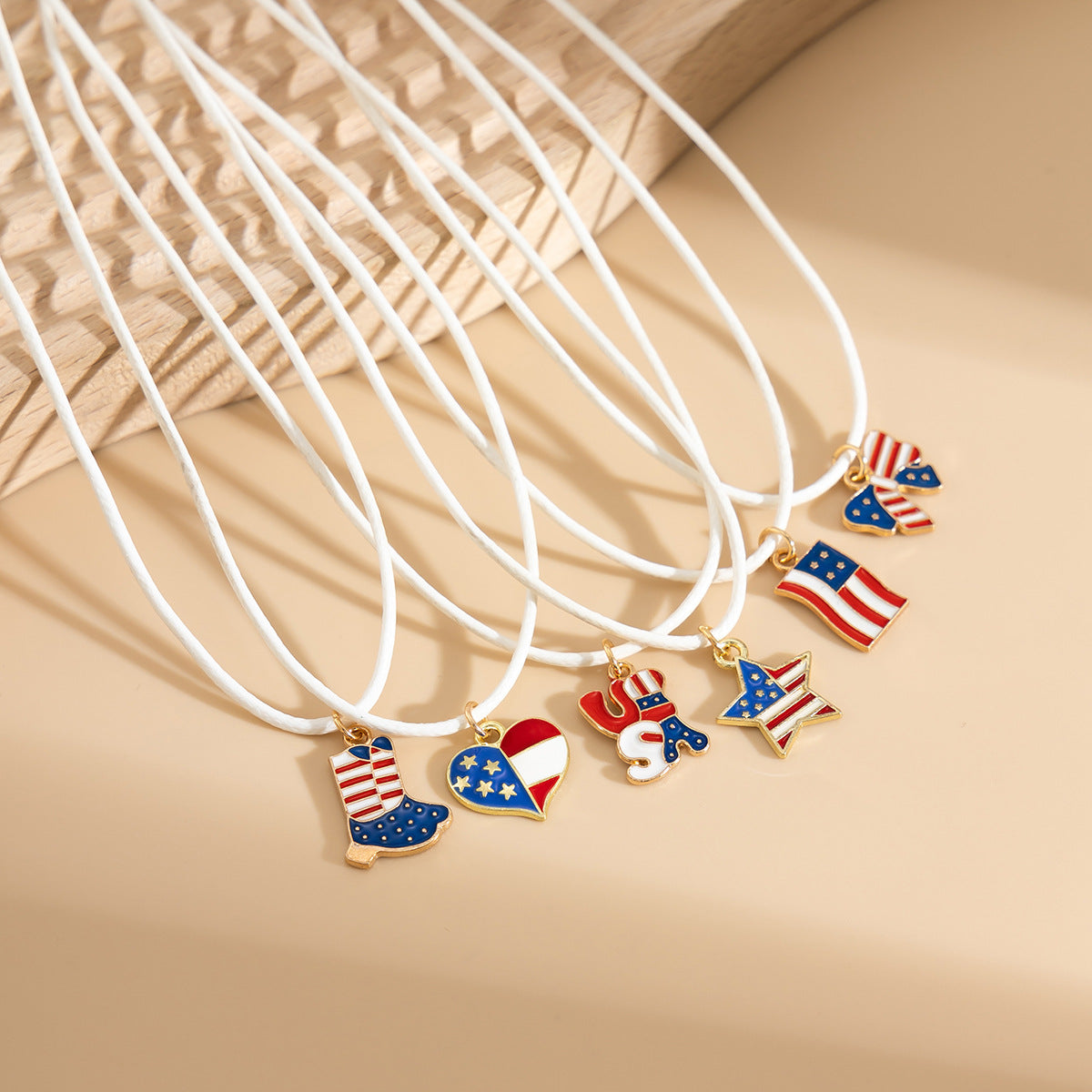 Love Star Flag Contrast Necklace with Bow Design for Women