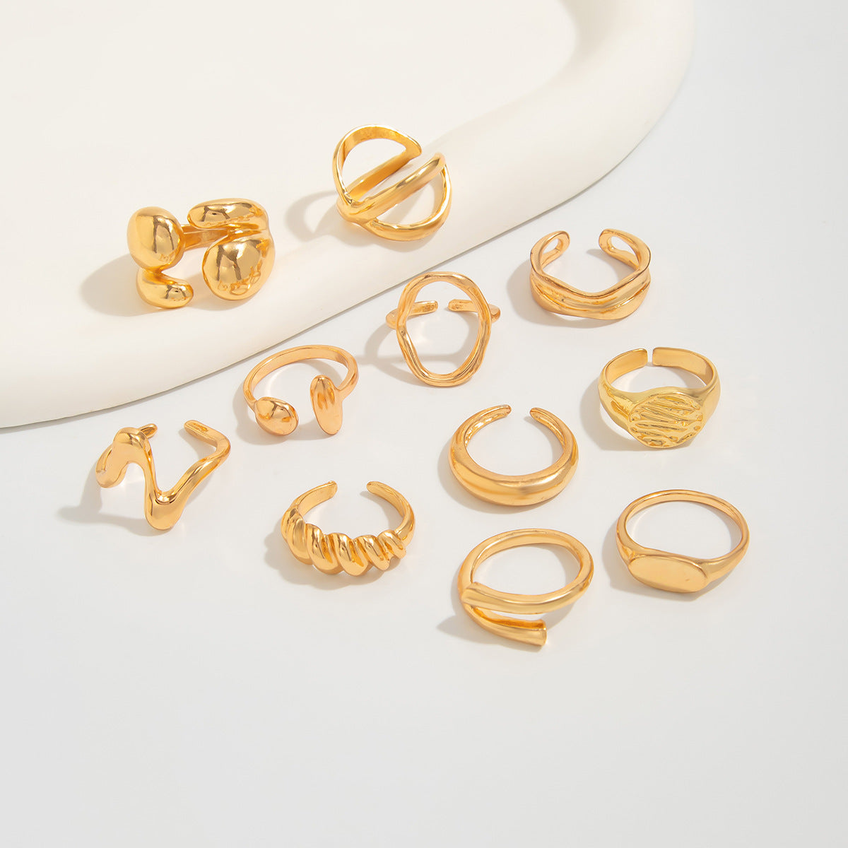 Planderful Vienna Verve Geometric Ring With Liquid Joint Design For Women Modern Minimal Metal Jewelry