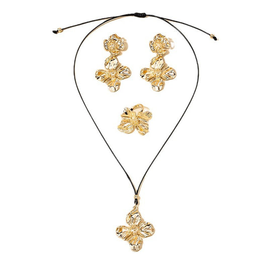 Extravagant Metal Flower Jewelry Set for Women