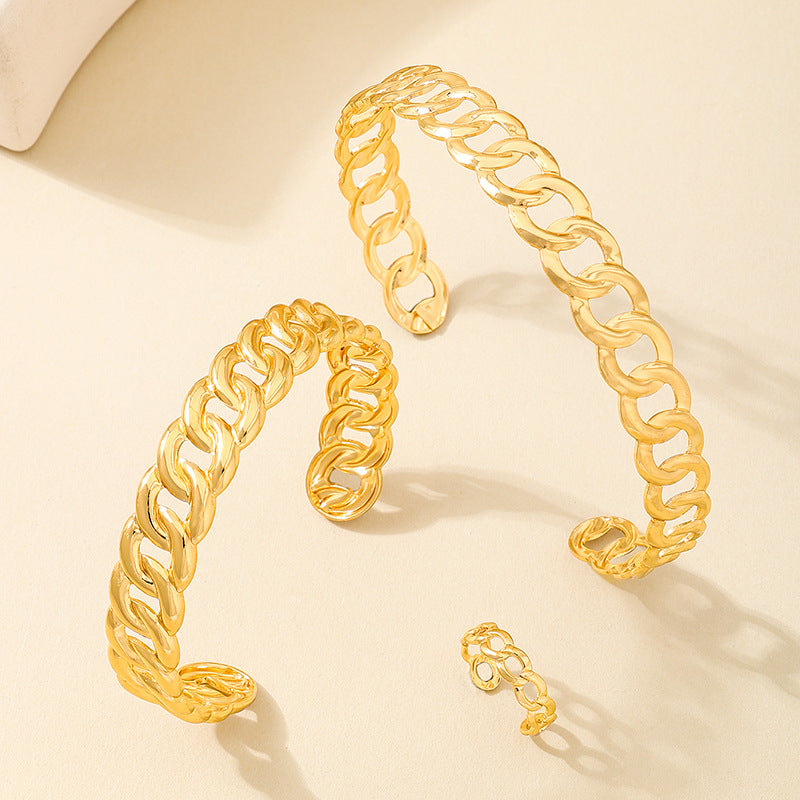 Hollow Metal Gold Ring Bracelet Set for Fashion Lovers