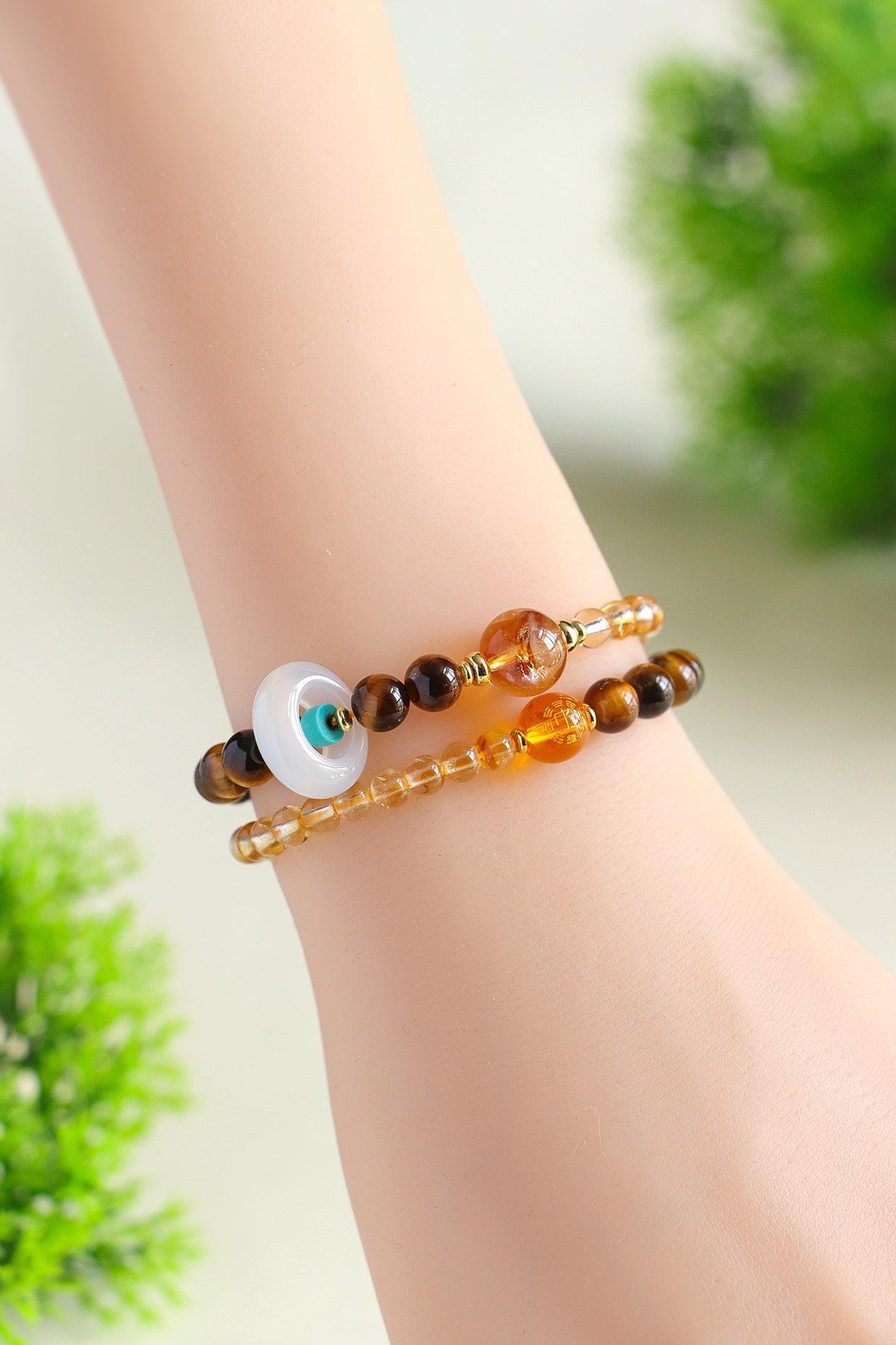 Planderful Fortune's Favor Crystal Bracelet – Unique Aquamarine and Agate Design