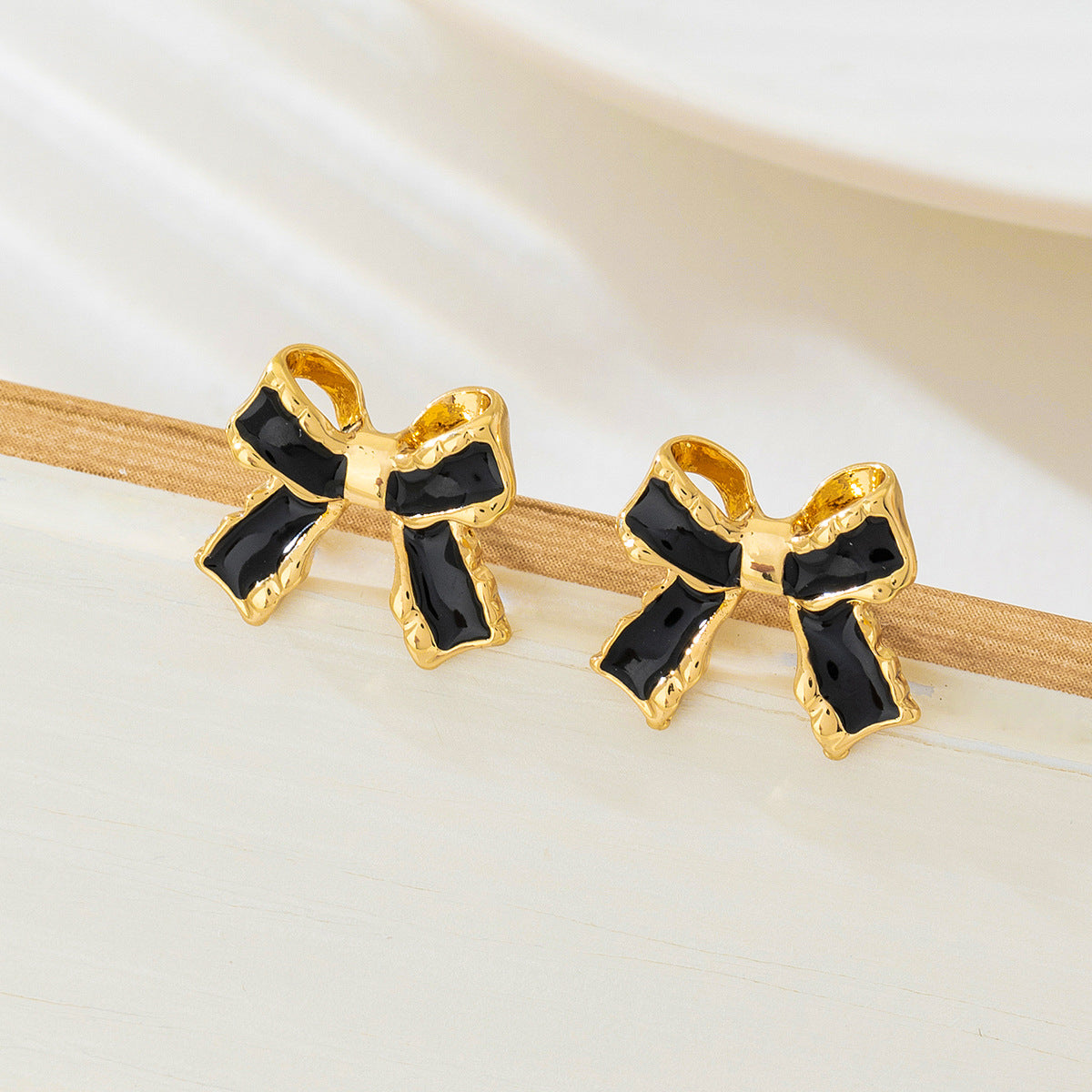 Planderful Vienna Verve Earrings – Irregular Bow Design for Stylish Summer Commuting