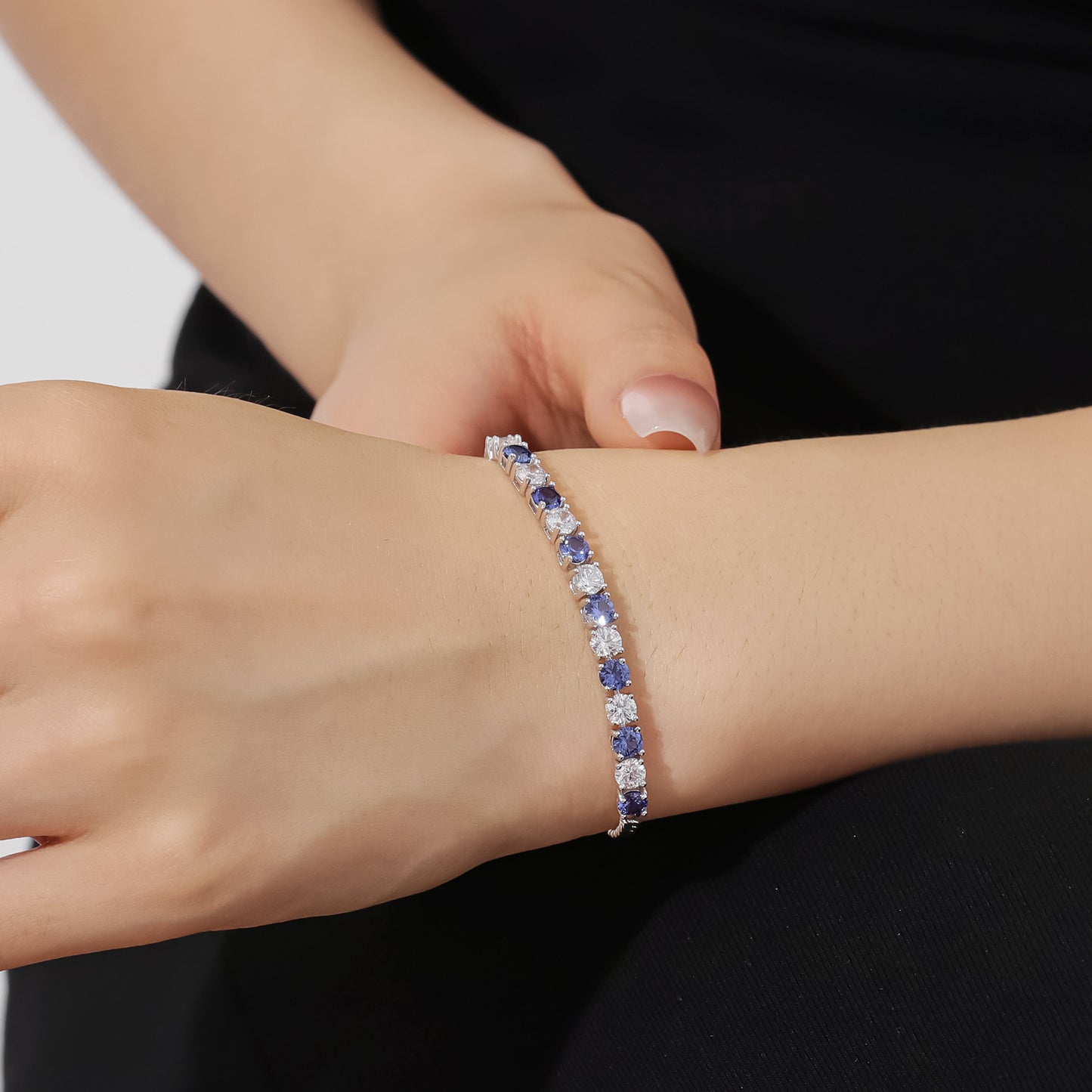 Premium Temperament Lab Grown Sapphire Moissanite Bracelet