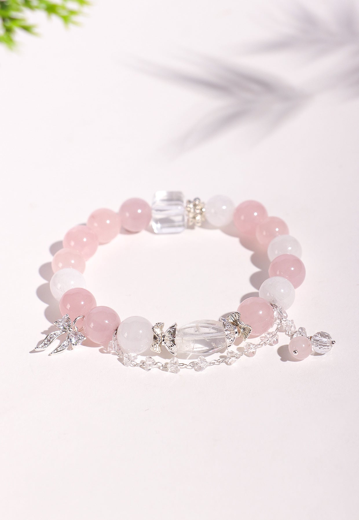 Planderful Fortune's Favor Bracelet – Elegant Freshwater Pearl and Crystal Design