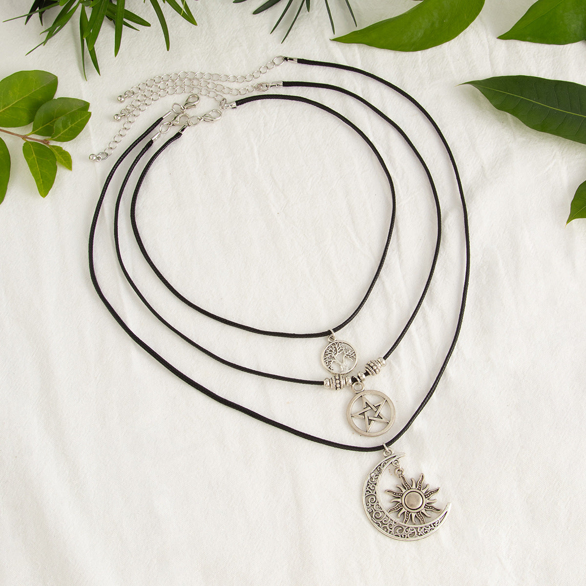 Planderful Vienna Verve Necklace – National Retro Multi-Layer Design