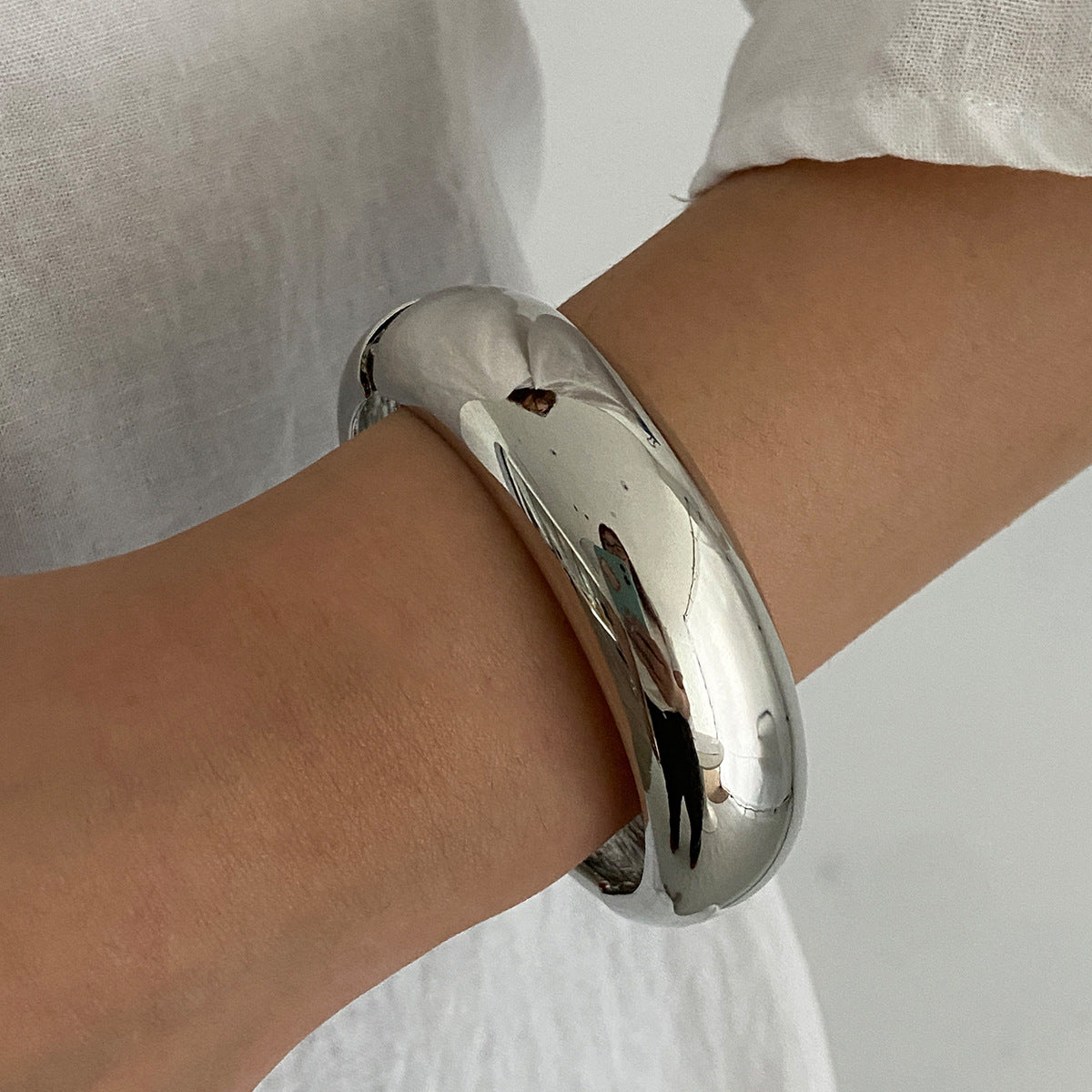 Planderful Vienna Verve Exaggerated Resin Arc Bracelet Statement Irregular Geometric Jewelry for Women