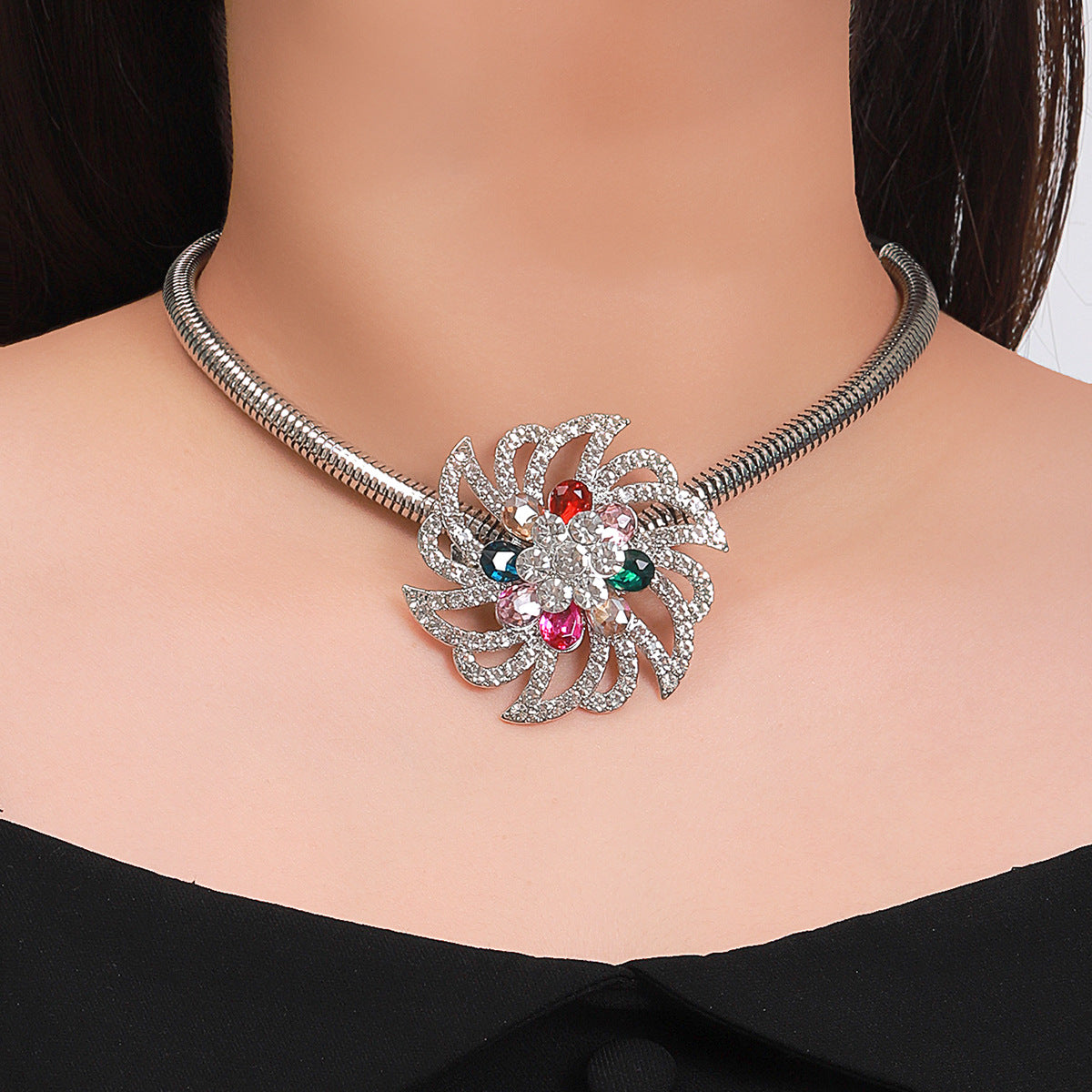 Zircon Hollow Flower Collarbone Chain Necklace with European and American Design