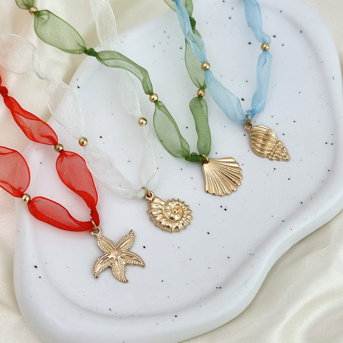 Planderful Vienna Verve Necklace – Stylish Beach-Inspired Starfish Pendant