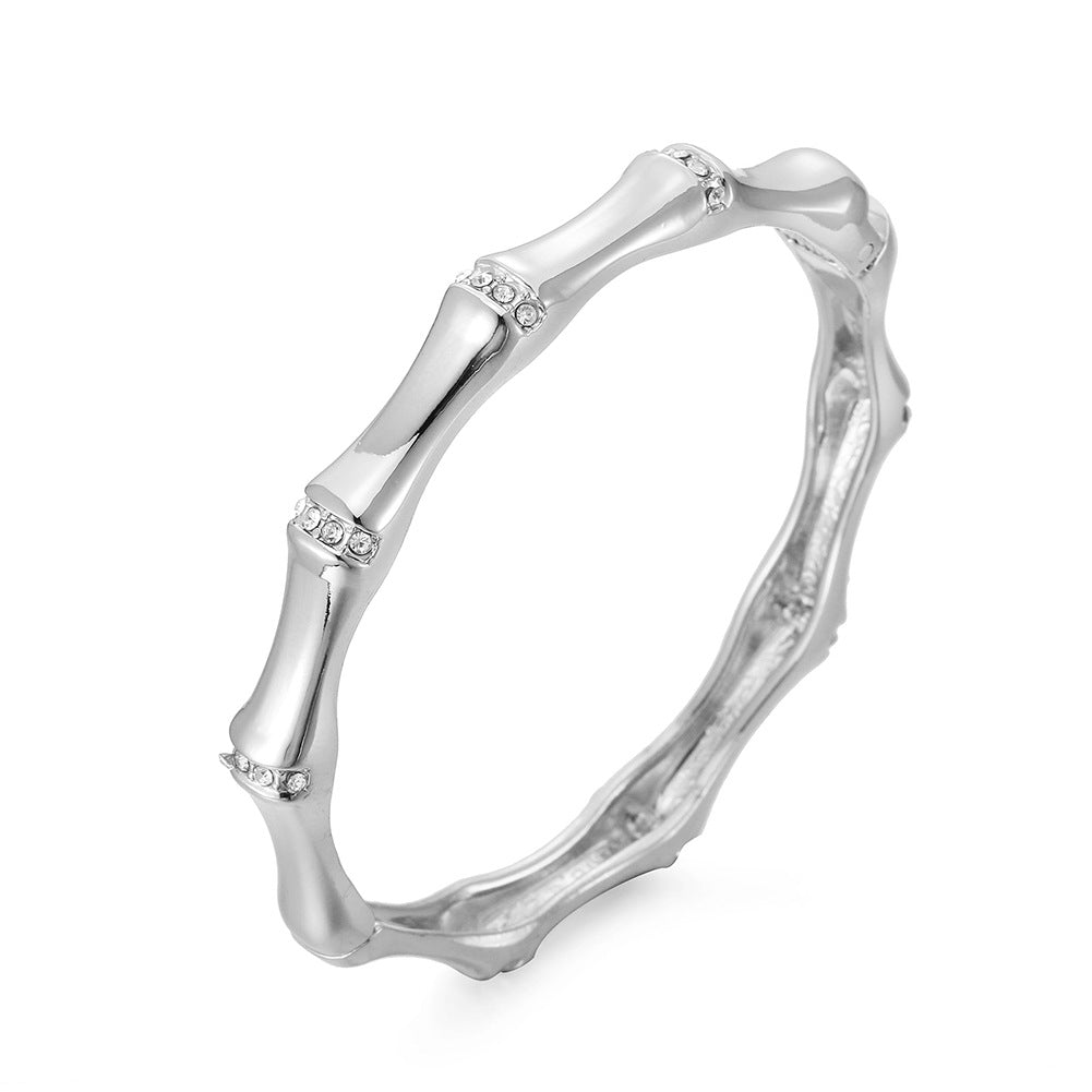 Elegant Titanium Steel Bracelet with Detailing, Luxurious Women's Bracelet, Trendy Internet Influencer Favorite, Wholesale on Amazon