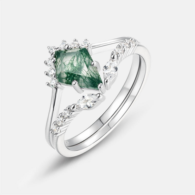 Planderful Everyday Genie Ring – Elegant Kite-Shaped Natural Aquatic Agate Design