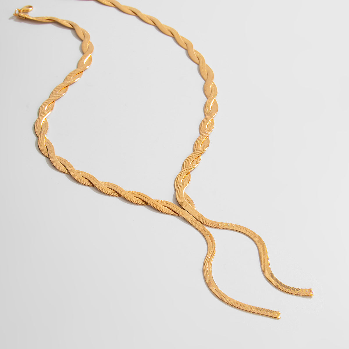 Planderful Vienna Verve Necklace – Elegant Y-Shaped Design