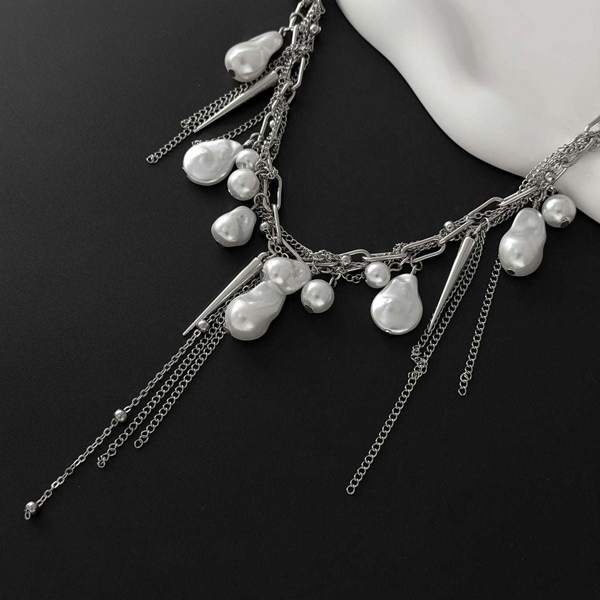 Baroque Pearl-Style Fringe Choker