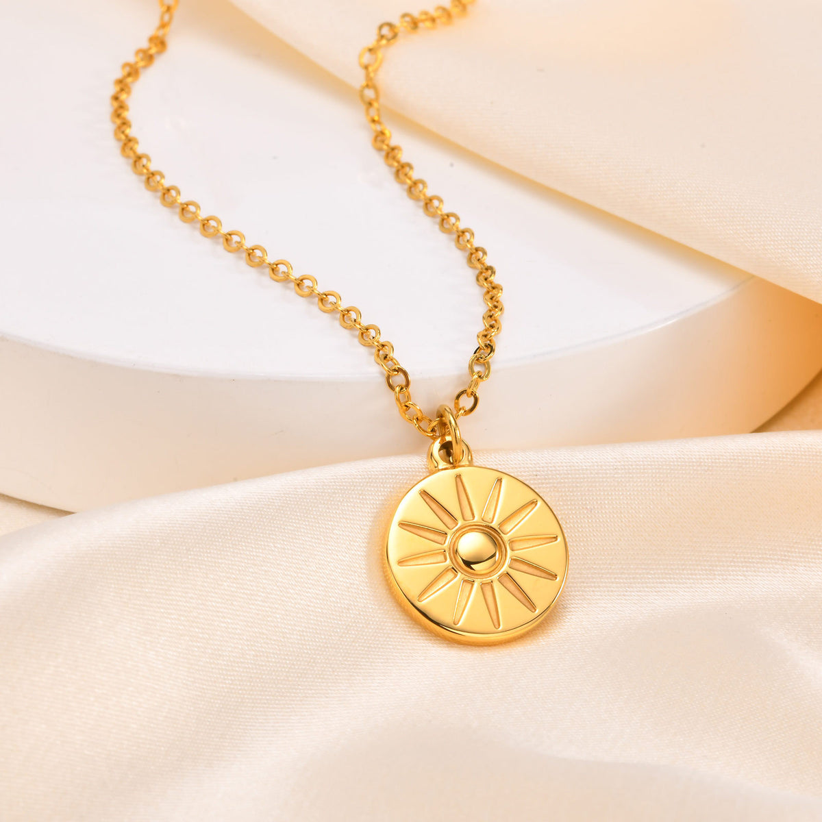 Gold Clavicle Chain Round Stainless Steel Necklace for Women