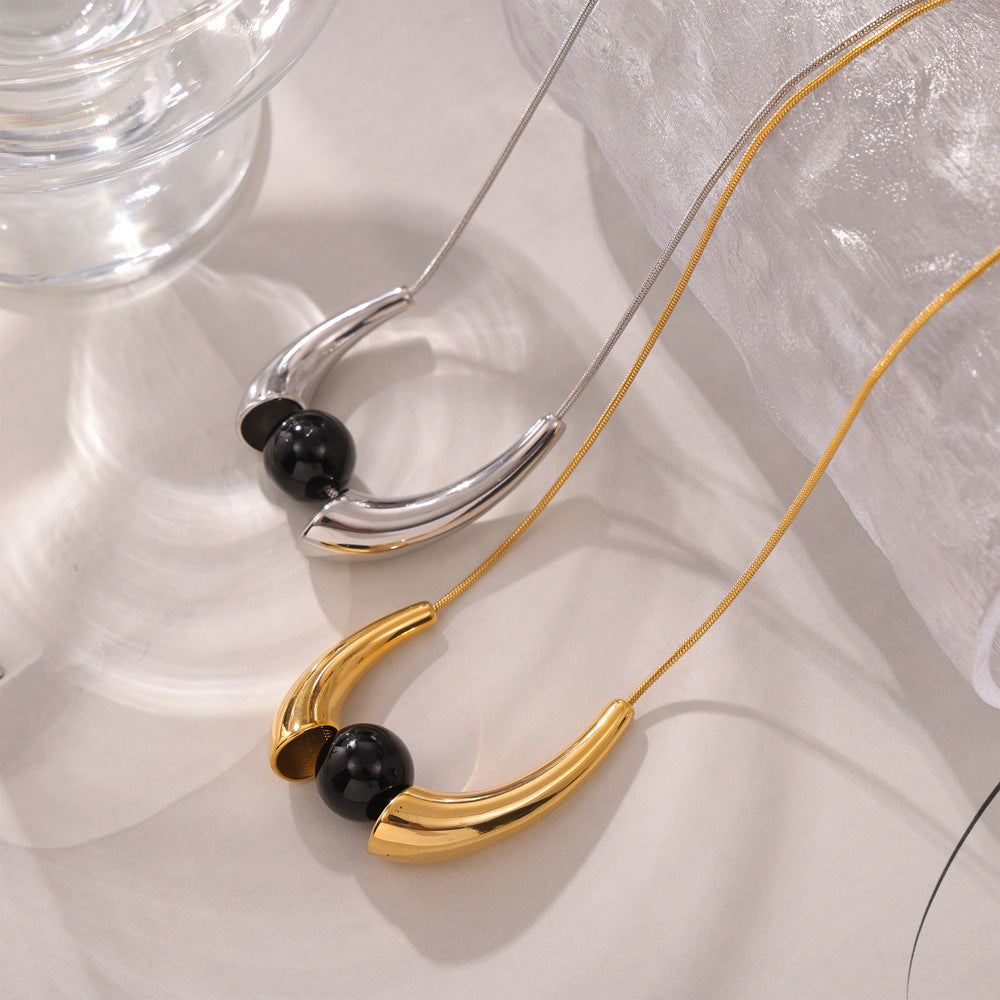 British Retro Crescent Moon Agate Pendant Steel Necklace