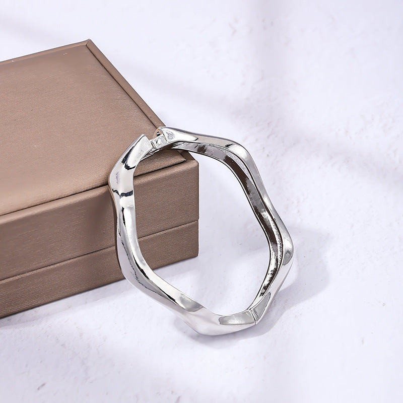 Elegant Vienna Verve Women's Metal Bracelet - Stylish Handwear for All Occasions