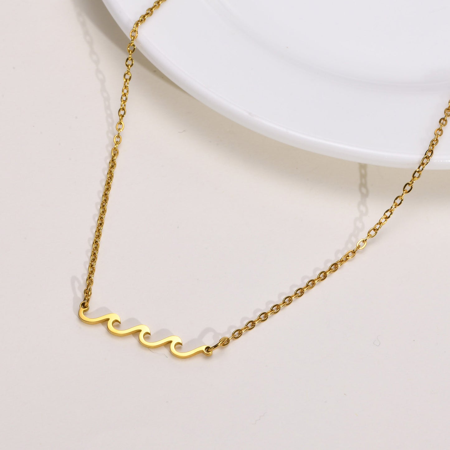 European And American Simple Personalized Gold Women's Wave Necklace