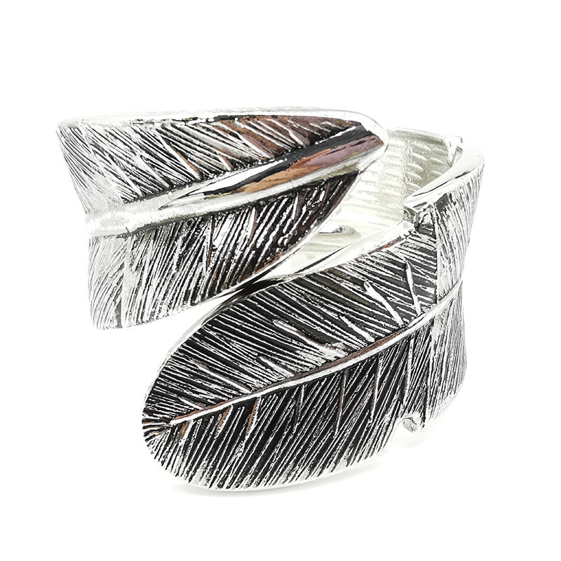 Leafy Charm Bracelet - Vintage Style Zinc Alloy Wristlet by Planderful	Collection