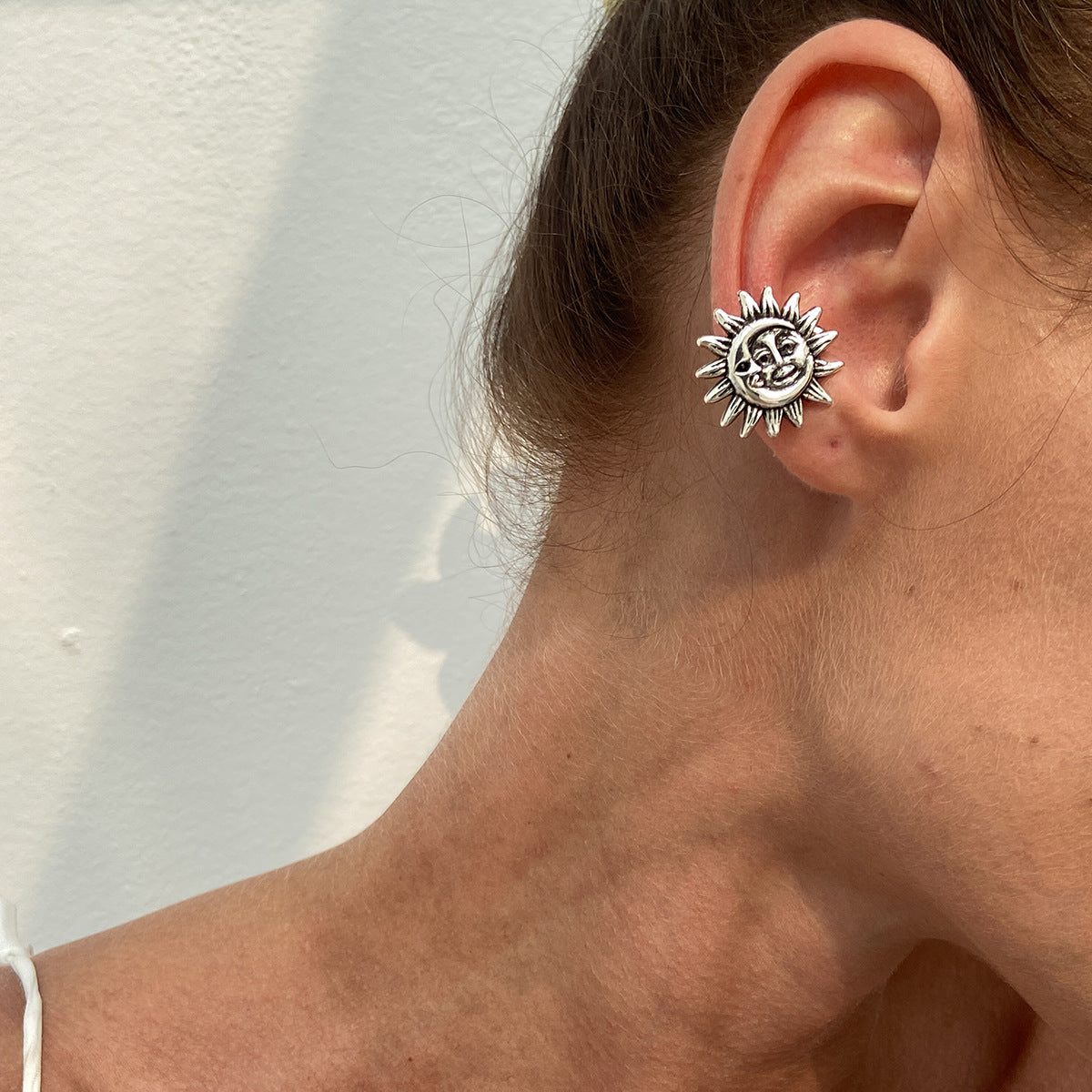 Planderful Vienna Verve Earrings – Versatile No Piercing Flower Design