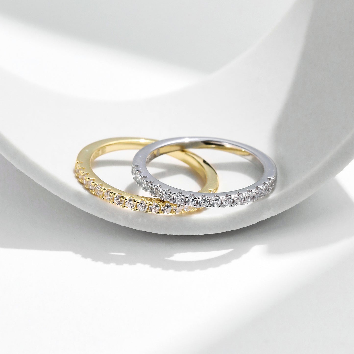 Planderful Everyday Genie Ring – Elegant Sterling Silver with Shining Zircon