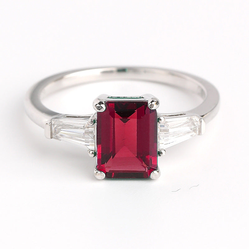 Jewelry Classic Three-Stone Lab Grown Emerald Ring Simple Fashion Daily Commuting