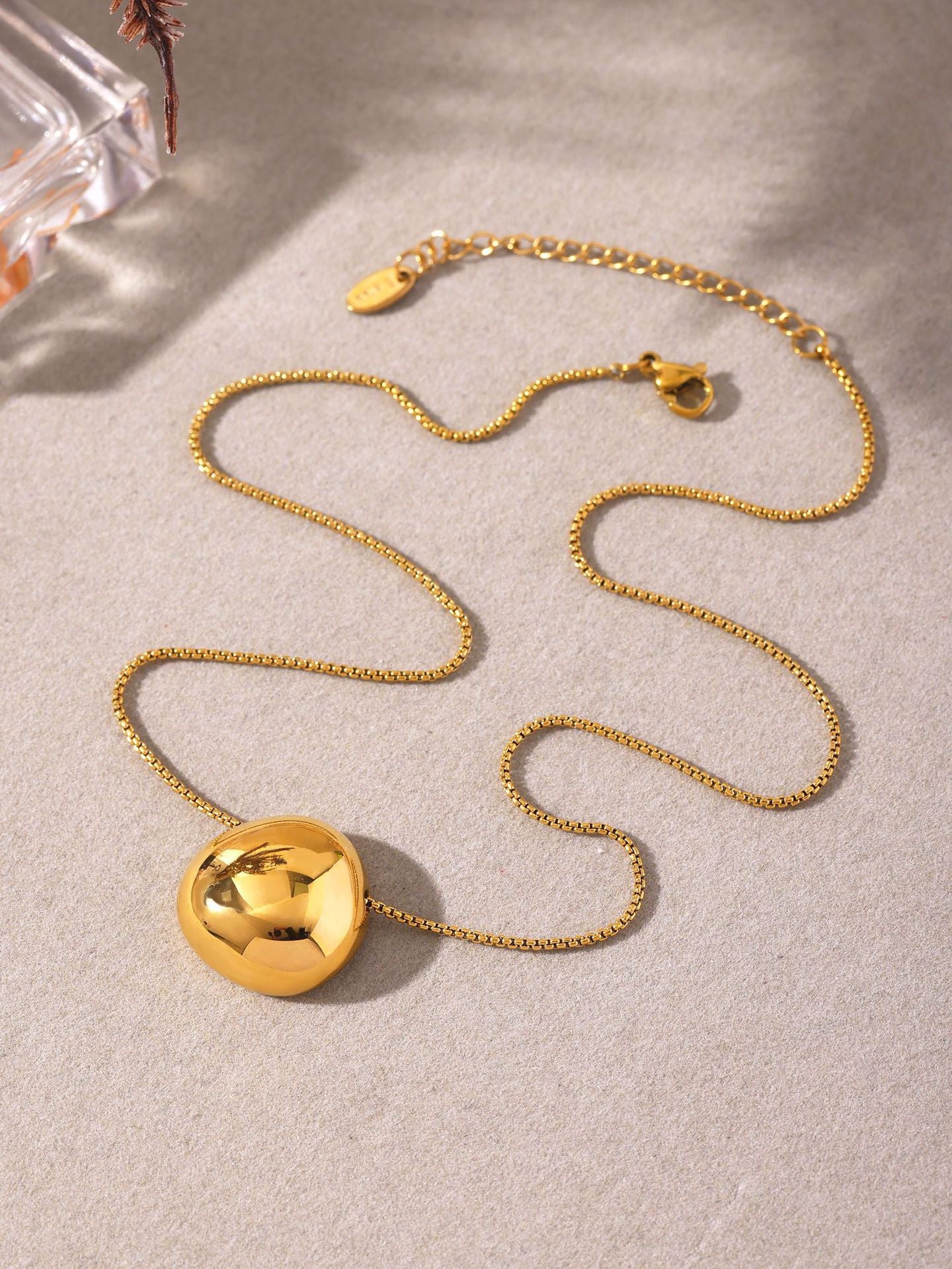 Planderful Round Pendant Necklace Everyday Versatile 18K Gold