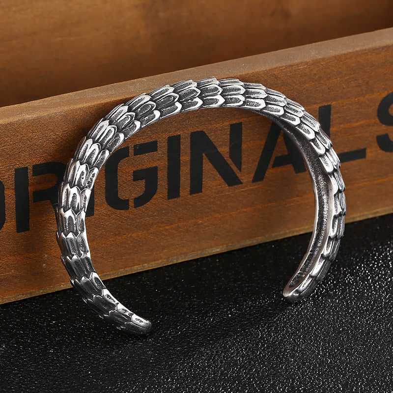 Design Smeared Twist – Punk Style Men's Titanium Steel Dragon Scale Bracelet Holiday