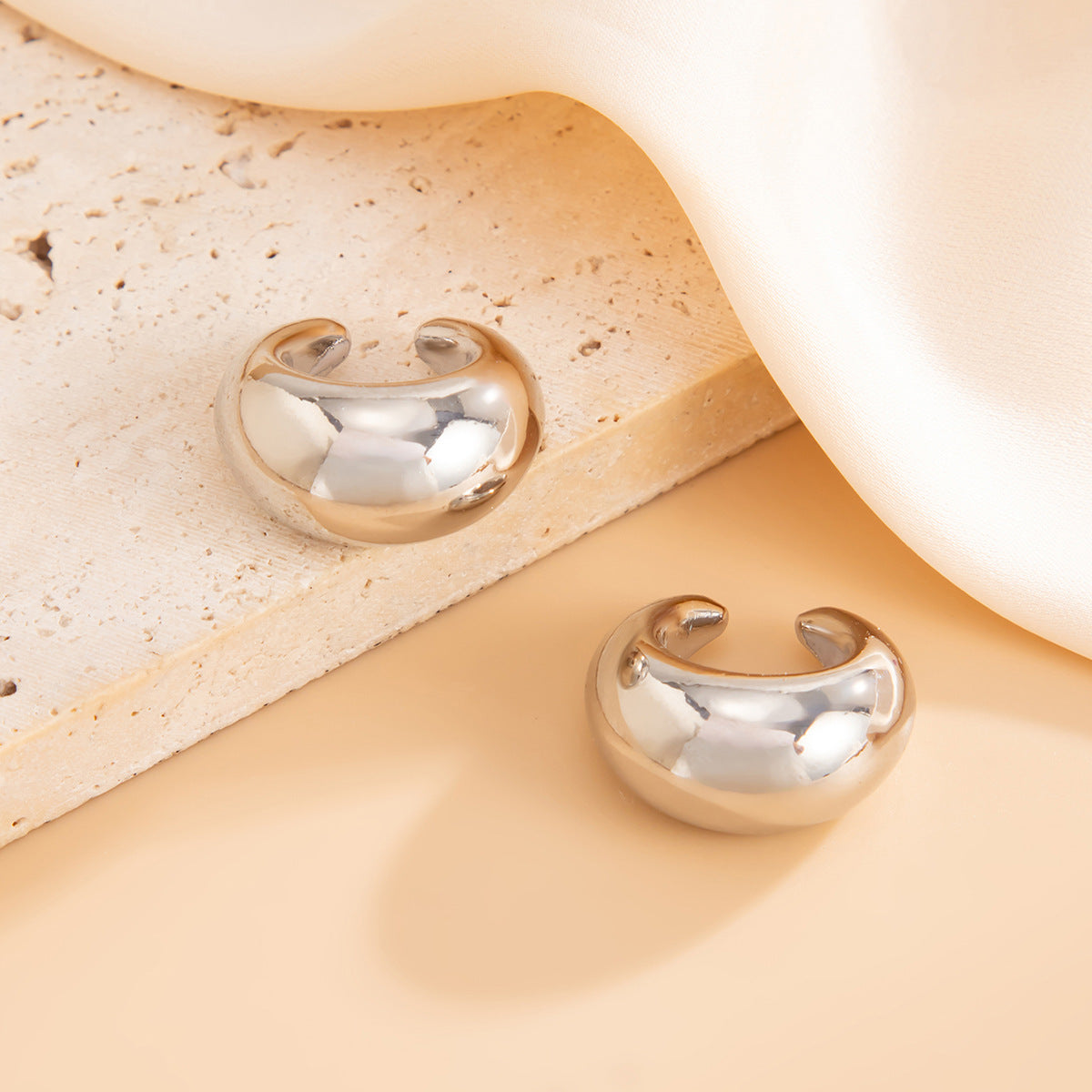 Planderful Vienna Verve C Shaped Ear Clips Statement Smooth Opening Versatile Stackable For Modern Women