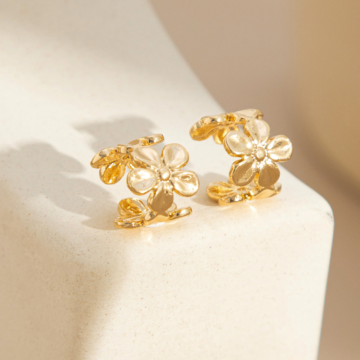 Planderful Vienna Verve Earrings – Versatile No Piercing Flower Design