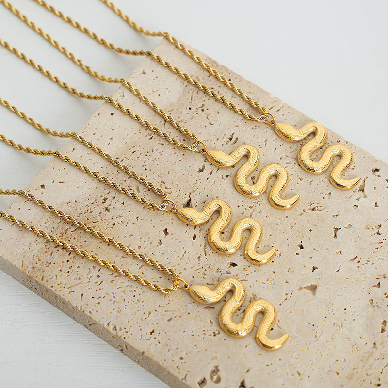 Exquisite Serpent Charm Pendant Necklace - Elegant Women's Jewelry