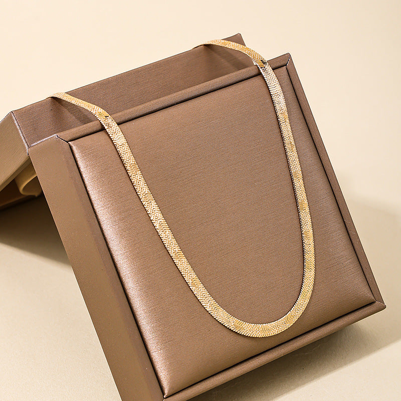 Ladies' Four-Leaf Clover Necklace with High-Quality Metal Pendant