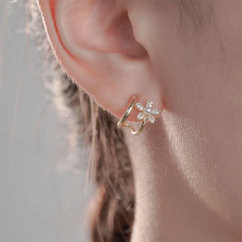 Korean Fashionable Flower Earrings Women's S925 Silver Studs