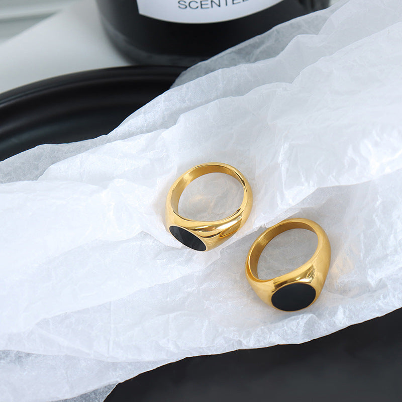 Chic 18k Gold-Plated Black Drip Oil Ring with French-Inspired Design