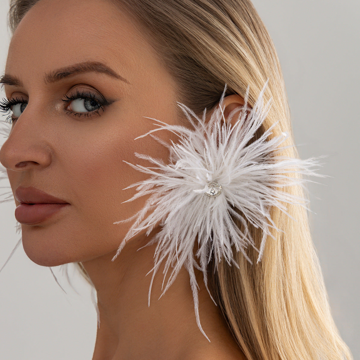 Planderful Vienna Verve Feather Flower Stud Earrings With Fluffy Zircon Accents For Trendsetting Fashion Lovers