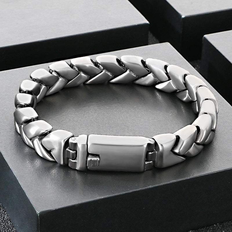 11mm Sand Surface – Vacuum Electroplating Staggered Layered Cuban Chain Titanium Steel Bracelet